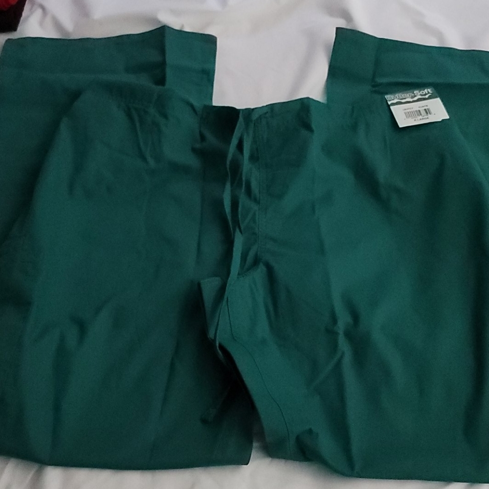 UA Butter Soft Scrub Pants